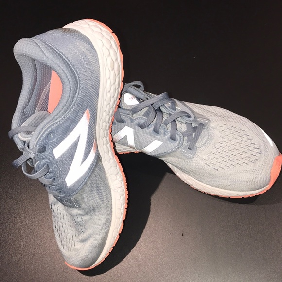 Like NEW - NEW BALANCE Freah foam ❤️❤️❤️❤️ - Picture 3 of 5